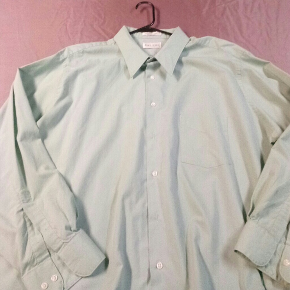 Van Huesen wrinkle free 18 1/2. 34/35